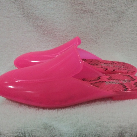 🆕Cape Robbin Venomous slip on mules - Picture 3 of 8